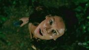 4x01 KateNaomiFall