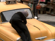 Sisko wird von Taxi angefahren