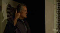 3x13 KeepYourVoiceLow
