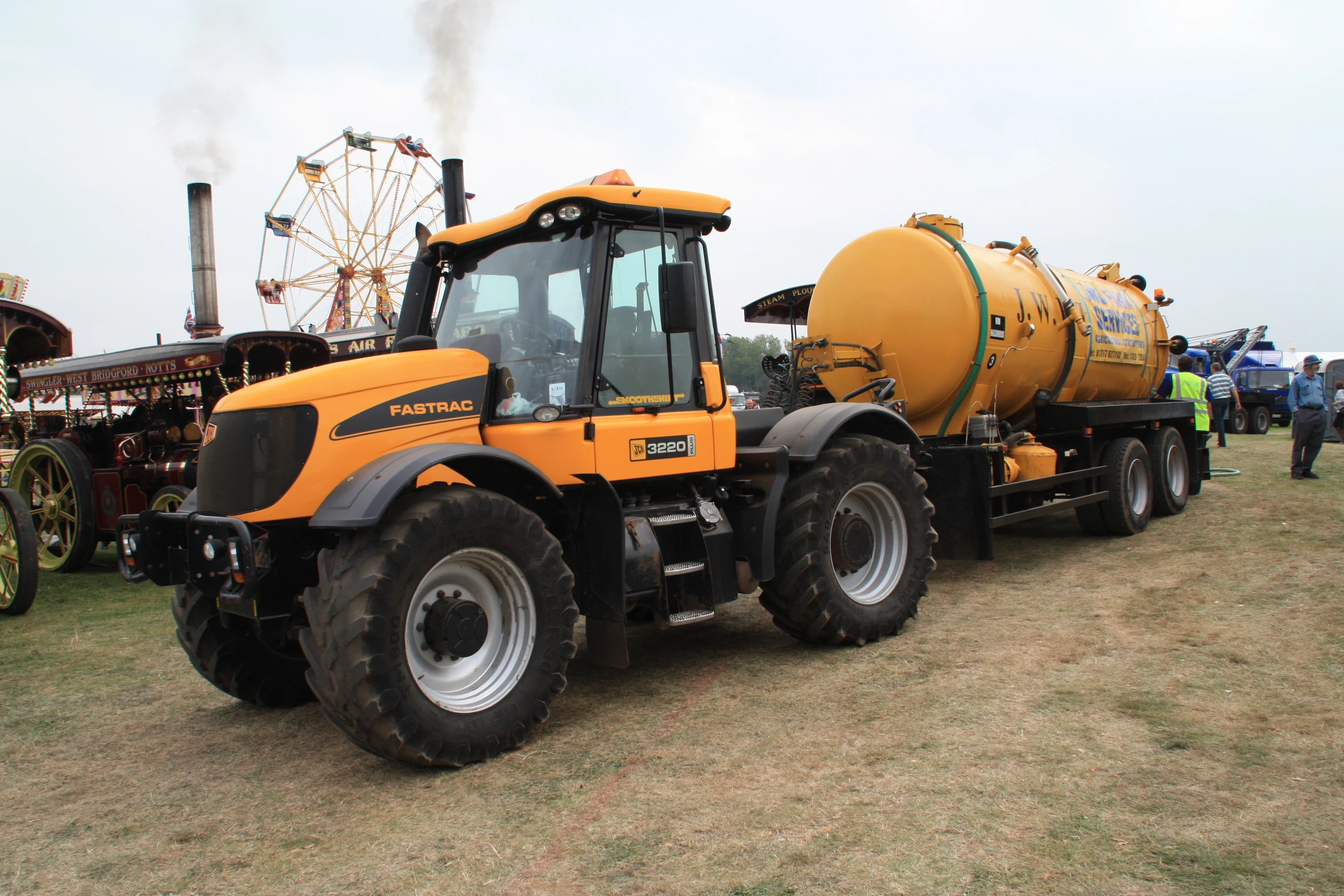 JCB Fastrac Range Tractor & Construction Plant Wiki The classic