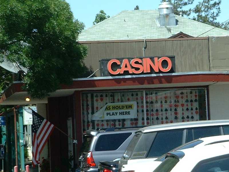 seven mile casino poker room