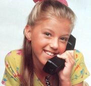 Stephanie-tanner-full-house-10831817-400-377