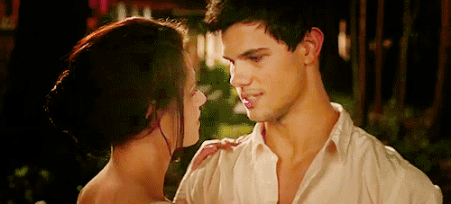BELLA JAKE GIF OMG LOVE