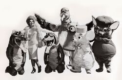 77 Rescuers cast