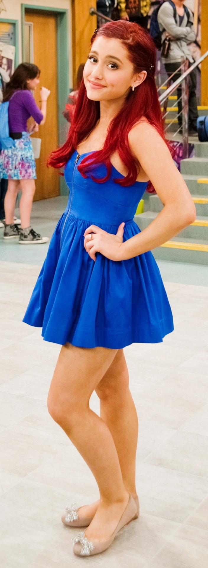 Image - Ariana poses in her Cat Valentine dress on set.jpg ...