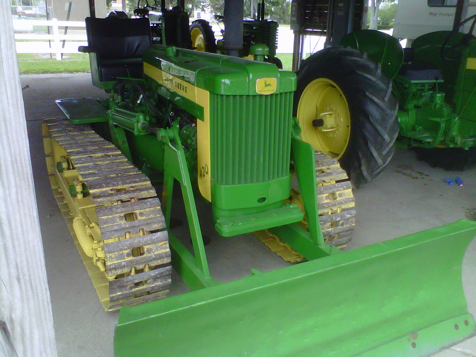 John Deere 420 crawler - Tractor & Construction Plant Wiki - The 