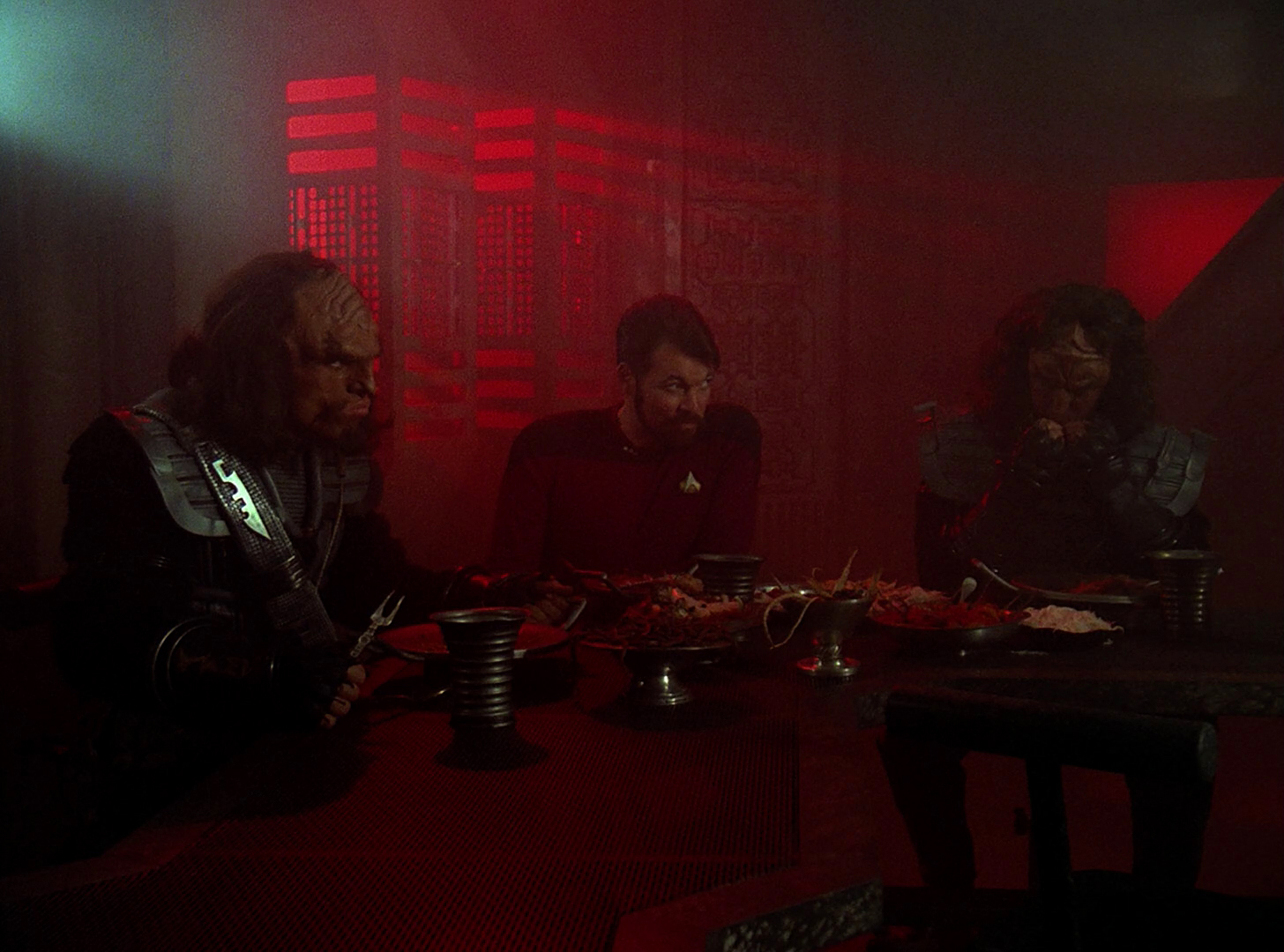 Riker_in_Klingon_mess_hall.jpg
