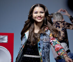 Zendaya2 med