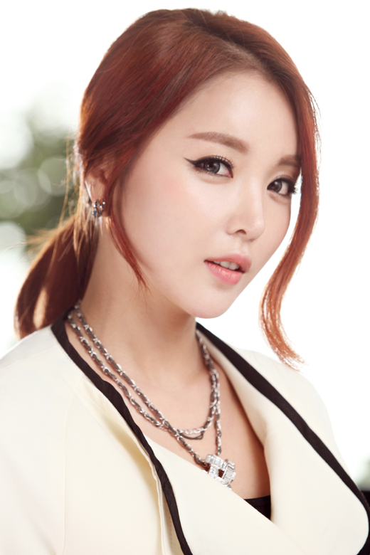 A nous les petites coréennes ! - Page 3 Hong_Jin_Young16