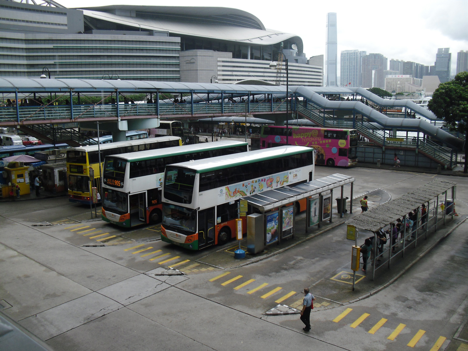 湾仔码头公共运输交汇处 - 香港巴士大典