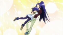 Naze hugs Maguro