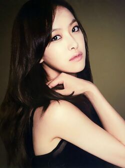 Victoria Song00