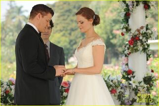 Bones-wedding-booth-bones-get-married-see-the-pics-04