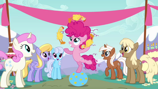 640px-Filly_Pinkie_Pie_juggling_rubber_chickens_S4E12.png
